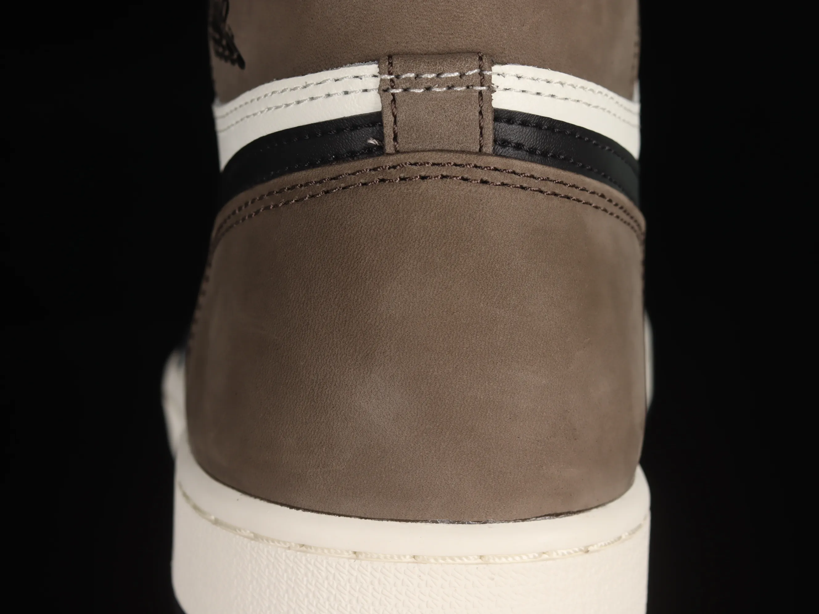 All categories Air Jordan Jordan series basketball shoes Air Jordan 1 High LJR version Air Jordan 1 High OG "Dark Mocha" AJ1 Joe 1 small barb 555088-105